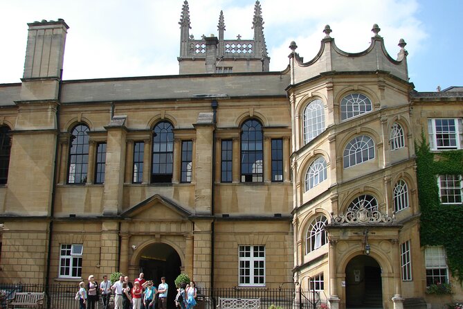 1.5-hour Oxford City and University Walking Tour - Walking Comfort, Weather, and the Real Group Size