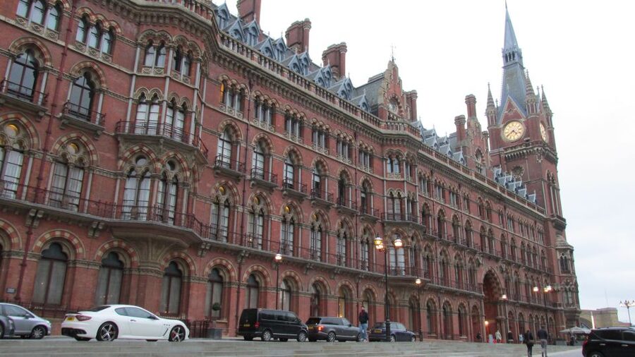 A Muggle's Guide to London: Harry Potter Walking Tour - Key moments that make this tour worth your time