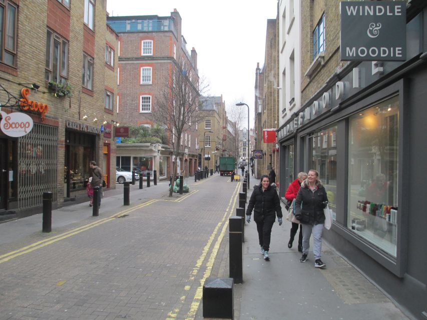 A Muggle's Guide to London: Harry Potter Walking Tour - From Temple Underground to the first wizard clue