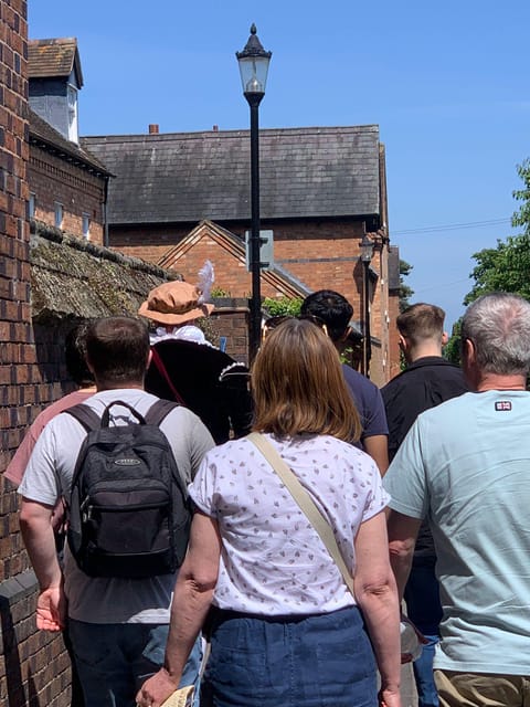 A tour of Warwick with Queen Elizabeth's secret lover - Meeting Robert Dudley by Warwick Castle