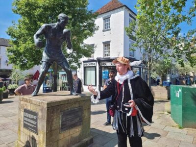 A tour of Warwick with Queen Elizabeth’s secret lover
