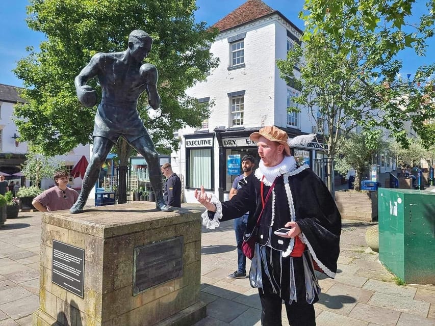 A tour of Warwick with Queen Elizabeth's secret lover - The 2-hour walking route, what you’ll actually do