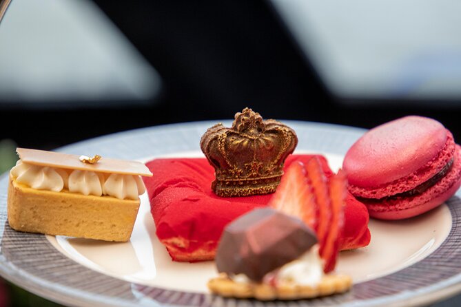 Afternoon Tea River Cruise on the Thames - The vibe on board: fixed tables, group size, and comfort