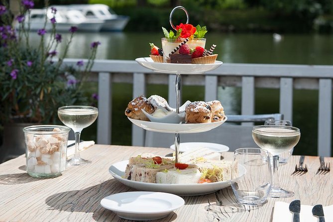 Afternoon Tea Sightseeing River Cruise in Oxford - After the Lock: Quiet Water Meadows, Wildlife Chances, and River Calm