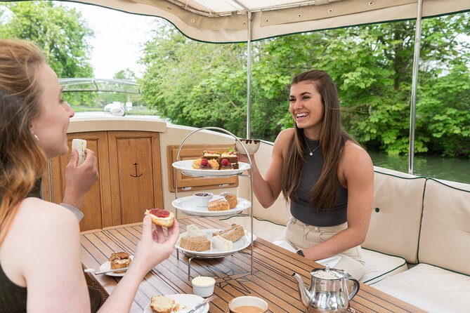 Afternoon Tea Sightseeing River Cruise in Oxford - Downstream Past Christ Church Meadows and University College Boat Houses