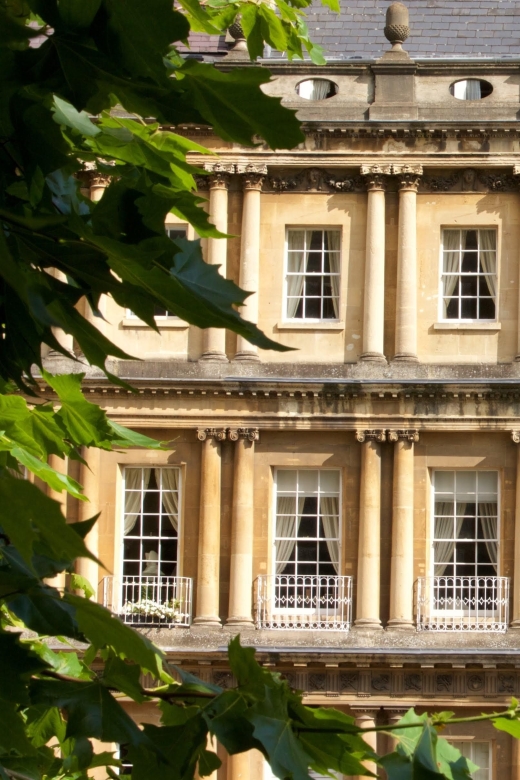 Bath: Guided Walking Tour - A tour pace that keeps you moving, about 4 km