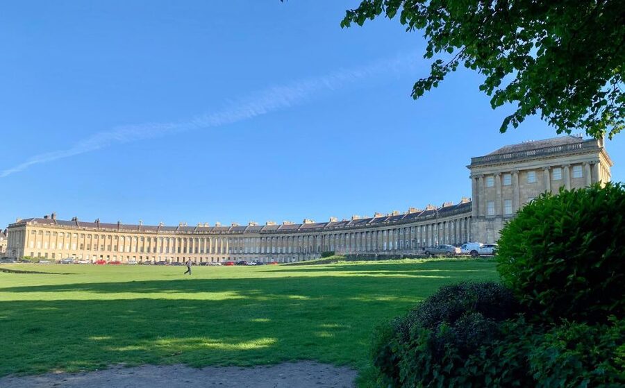 Bath: Private Unconventional History of Bath Walking Tour - Bath Abbey: the landmark start, plus the guide’s tone