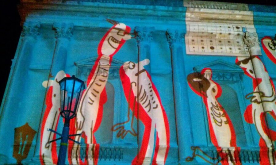 Bath: Private Unconventional History of Bath Walking Tour - The 2-hour pacing that hits big sights without dragging