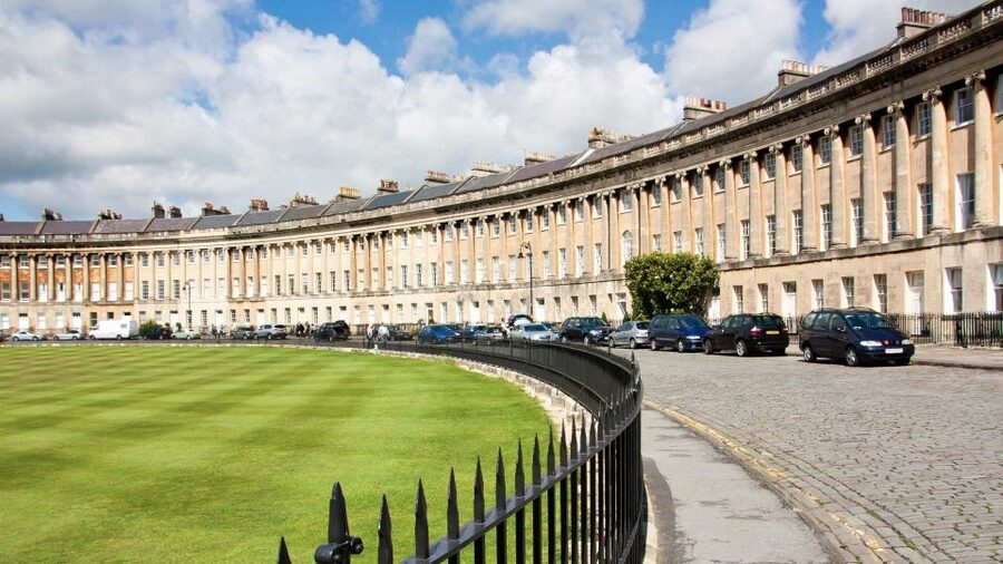 Bath: Tootbus Bath Discovery Hop-On Hop-Off Tour - Headphones, Audio Commentary, and Using the App Like a Pro