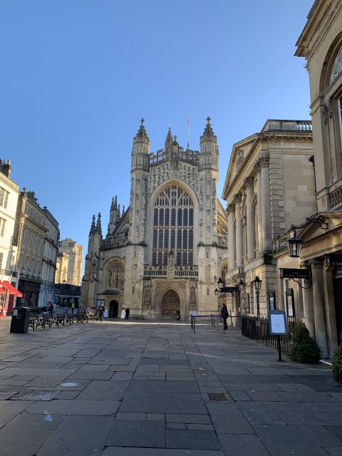 Bath: Walking Tour of Bath and Guided Tour of Bath Abbey - Meeting at Abbey Churchyard, walking about 4 kilometers, and asking smart questions