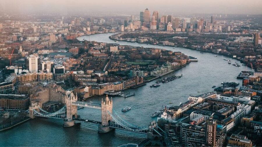 Best of London Walking Tour-3 Hours, Small Group max 10 - Walking Comfort: Shoes, Weather Gear, And No Large Bags