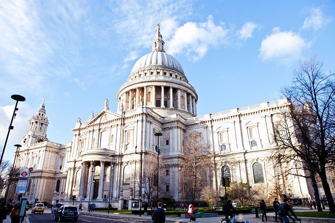 Black Taxi Tour of London: Classic Sightseeing Bespoke & Fun - Personal, Not Cookie-Cutter: How the Guide Shapes Your Day