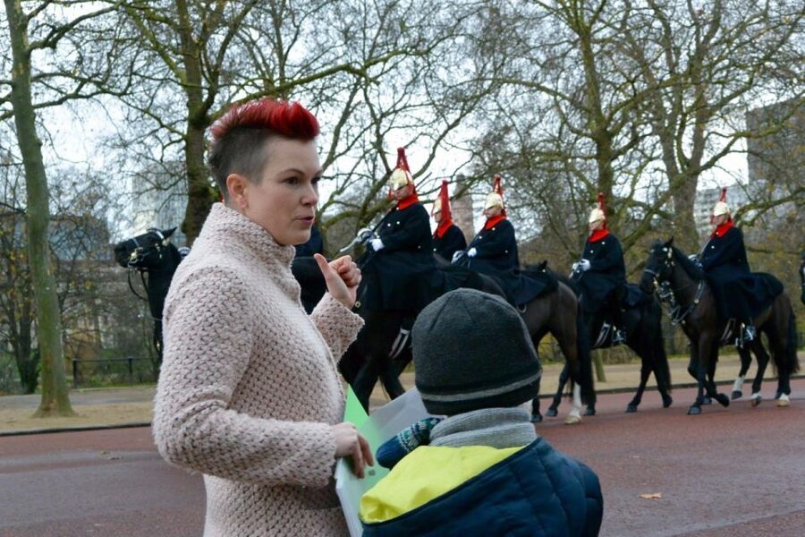 Bobbies, Corgis and the 7 Lions - Horse Guards Parade, bobbies, and the street-level London feeling
