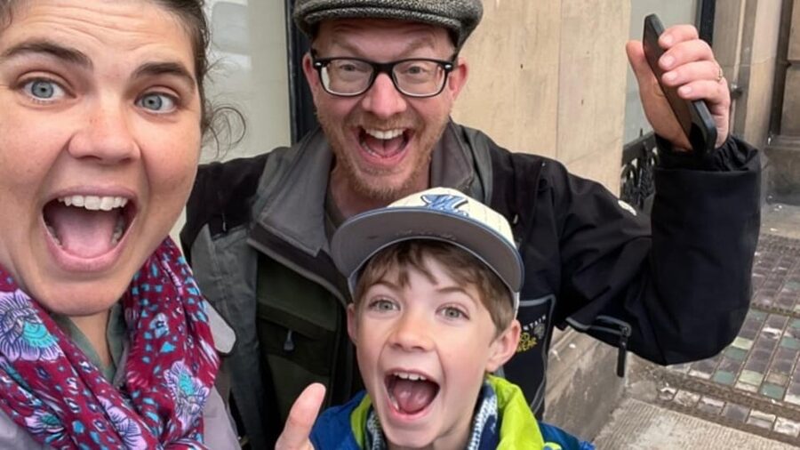 Brighton: City Walking Tour & Exploration Game - What you do during the quest, puzzles, paper, and points