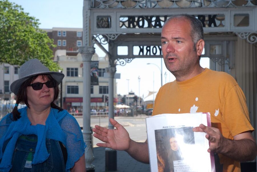 Brighton: Piers & Queers LGBTQ History Tour - Through the Old Lanes: Atmospheric Streets That Feel Personal