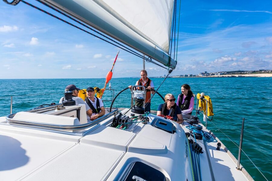 Brighton: Sailing Trip with Drinks - Drinks Aboard: Sparkling Wine Is Promised, So Confirm What You’ll Get
