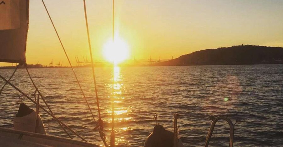 Brighton: Sunset Sailing Cruise with a Glass of Wine - Small group sailing: why 10 people changes everything