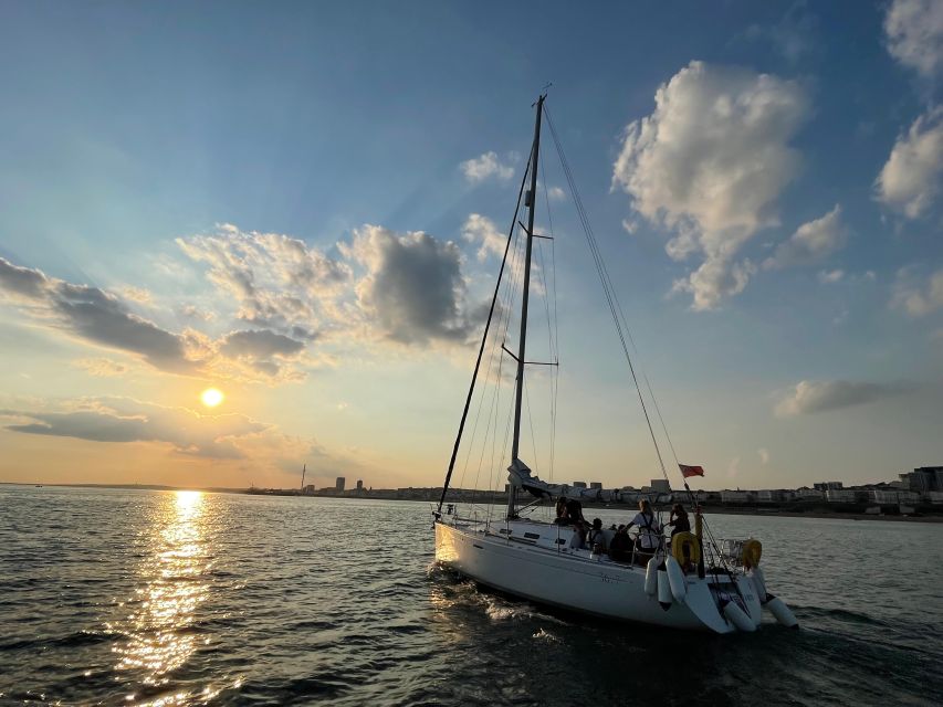 Brighton: Sunset Sailing Cruise with a Glass of Wine - What 2 hours on a performance sailing yacht actually feels like