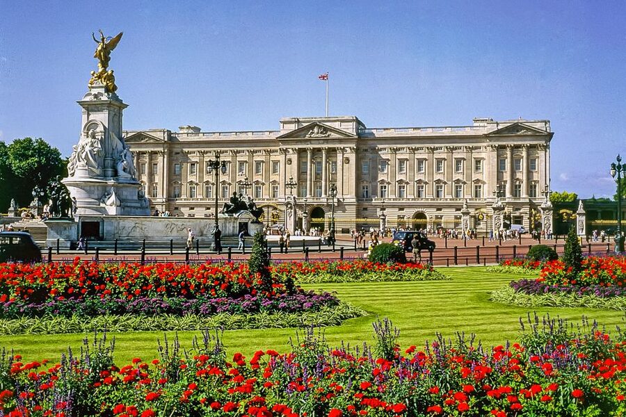 Buckingham Palace: The State Rooms Entrance Ticket - Multimedia tour with headphones in 9 languages, and how to use it well