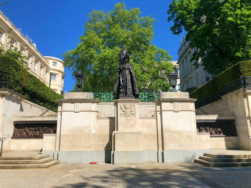 Buckingham Palace Visit and Changing of the Guard Tour - Why this Buckingham Palace tour feels smarter than just watching