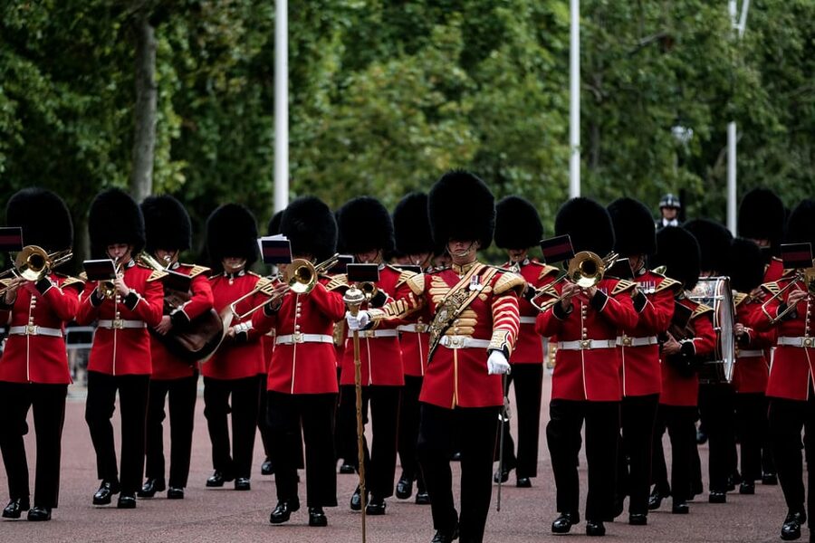 Buckingham Palace Visit and Changing of the Guard Tour - The Changing of the Guard, Old Guard to New Guard in real time
