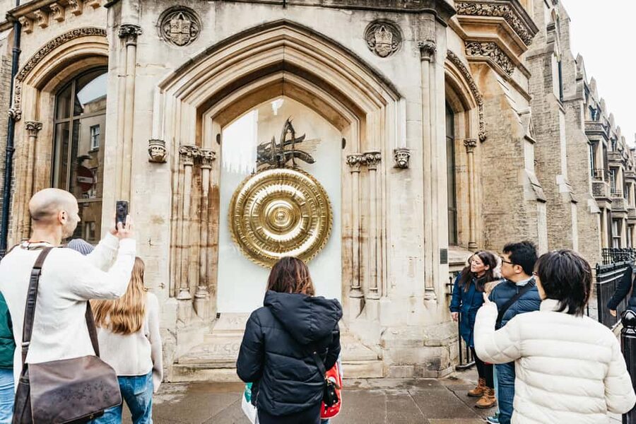 Cambridge: Alumni-Led Walking Tour w/ King's College Option - Cavendish Laboratory, Science History You Can Point To With Your Own Eyes