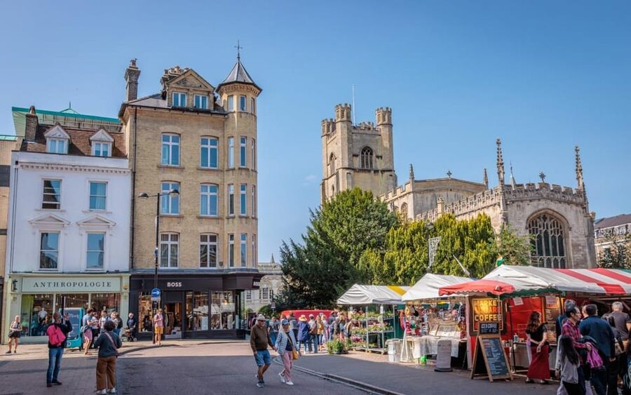 Cambridge: City Walking Tour & Exploration Game - Should you book the Cambridge Quest walking adventure?