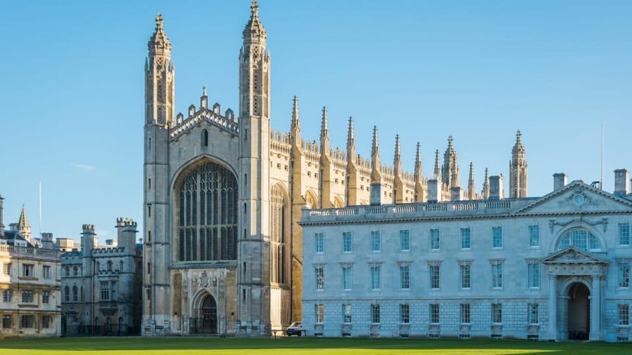 Cambridge: City Walking Tour & Exploration Game - The Cambridge route, from cobbles and colleges to the best viewpoints