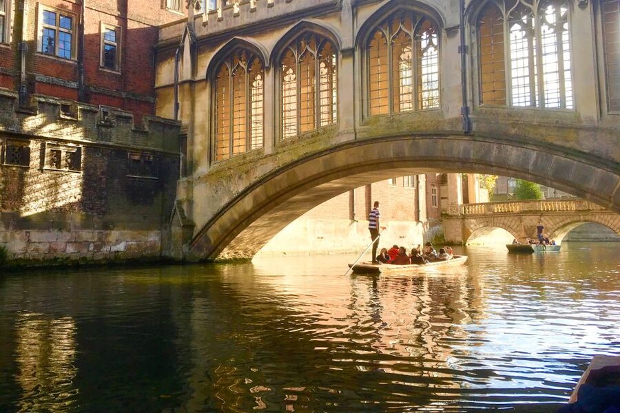 Cambridge: Guided River Cam Punting Tour - Boat comfort: cushions, blankets, and what that really changes