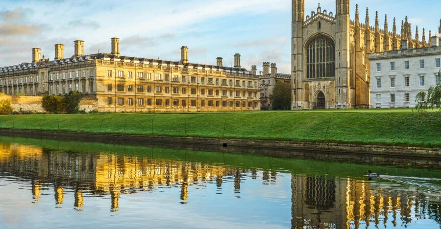 Cambridge: Guided River Cam Punting Tour - The full River Cam experience: seeing 7 colleges from the water
