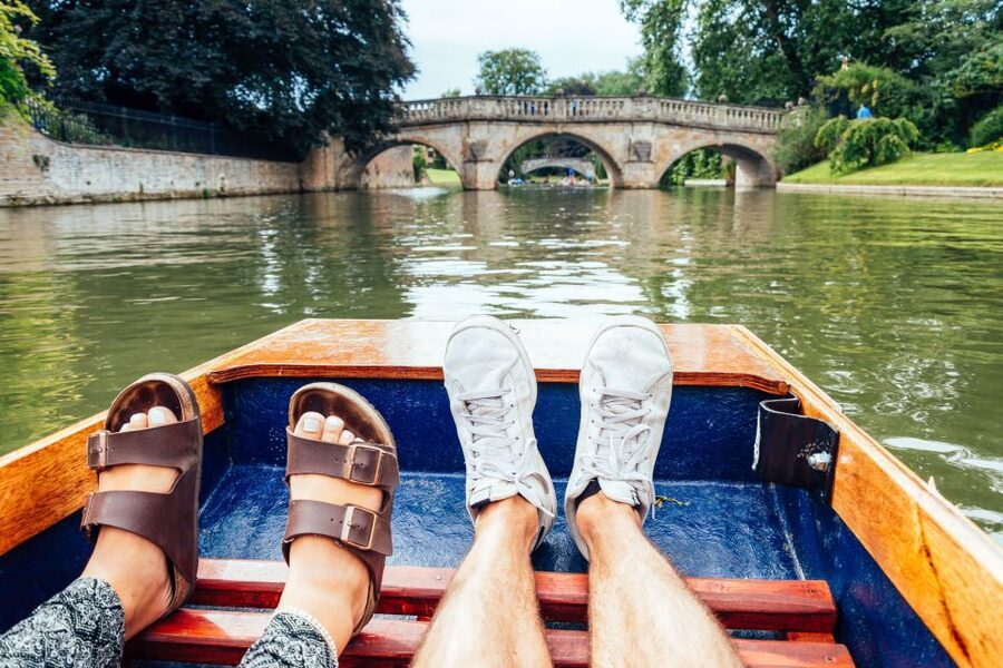 Cambridge: Guided River Cam Punting Tour - Student life and traditions: what you learn as the river carries you