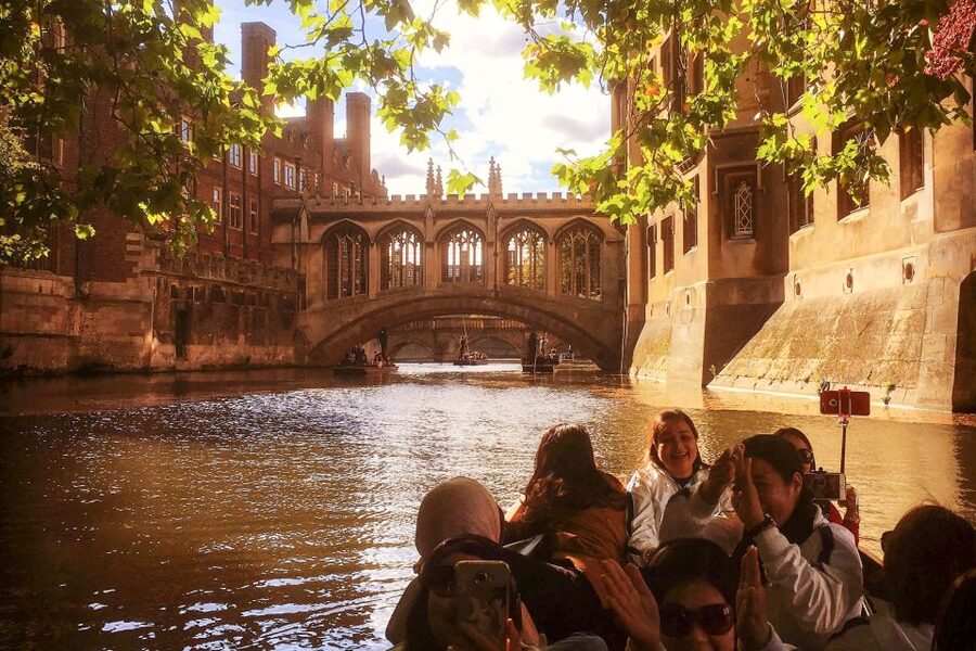 Cambridge: Guided River Cam Punting Tour - Weather reality: when the river becomes a deciding factor