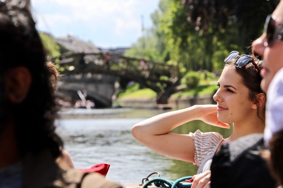 Cambridge: Private Chauffeured Punting Tour - Time on the water: the “50 minute sweet spot”