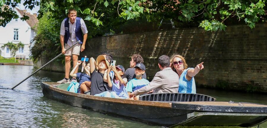 Cambridge: Shared Chauffeured Punting Tour - Who should book a shared chauffeured punting tour in Cambridge