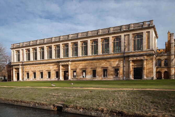 Cambridge - Shared Punting Tour - The 50-Minute Pace and Nine Bridge Photo Moments