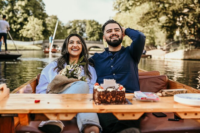 Cambridge - Shared Punting Tour - Guides That Bring the River to Life, Even When It’s Chilly