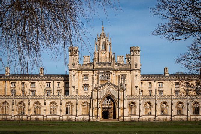 Cambridge - Shared Punting Tour - Boat Comfort and What to Bring for a Better Ride