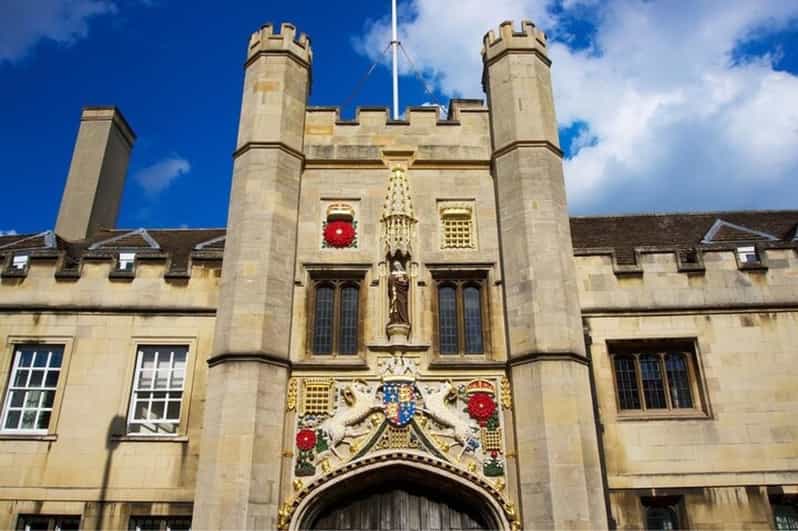 Cambridge: Sightseeing Walking Tour with a Local Guide - The pace and structure of the walk