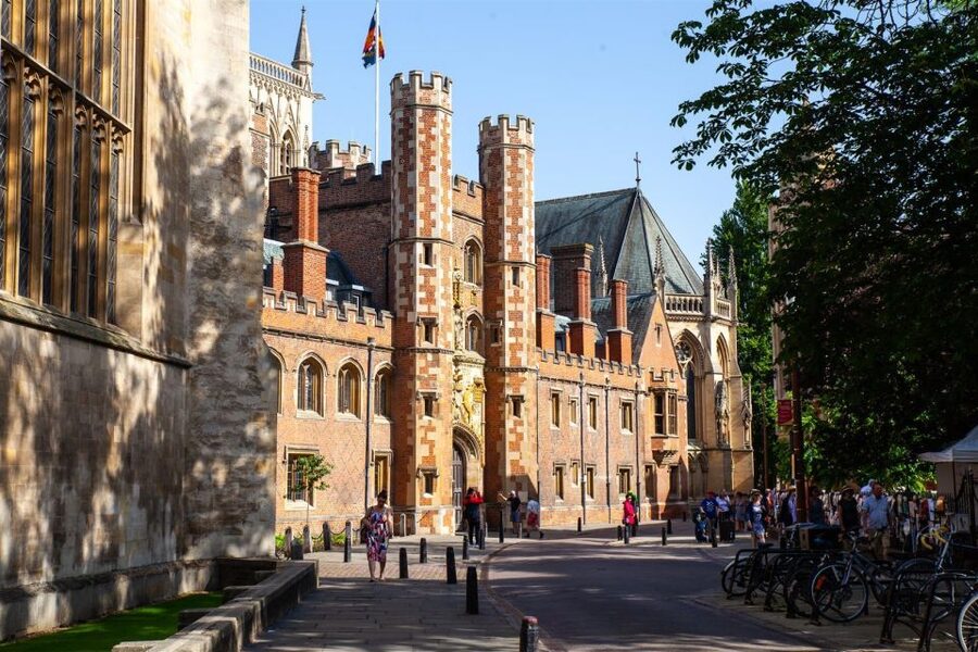 Cambridge: University Alumni Tour with Kings College Option - The oldest church, a classic college stop, and a lab with real scientific weight