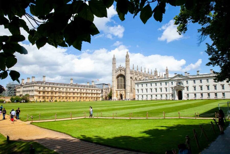 Cambridge: University Alumni Tour with Kings College Option - Senate House: the “how the machine works” moment