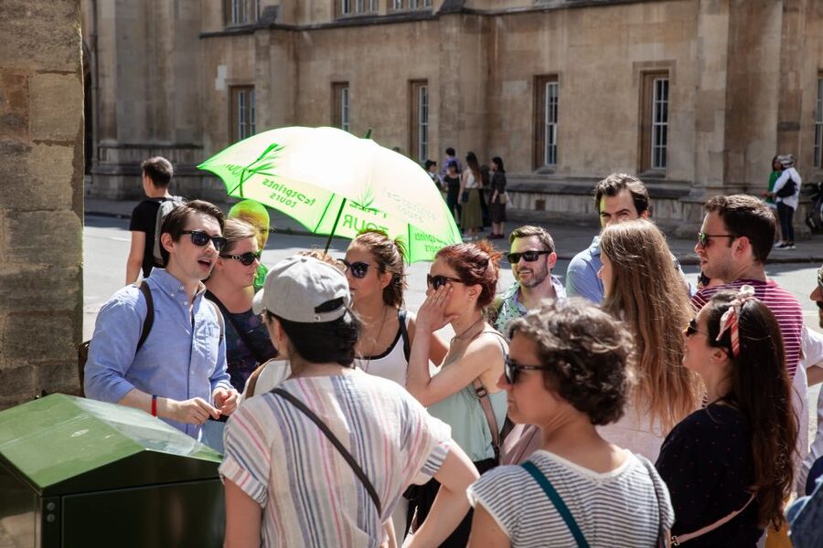 Cambridge: University Alumni Tour with Kings College Option - College traditions, rowing culture, and the story behind Night Climbers