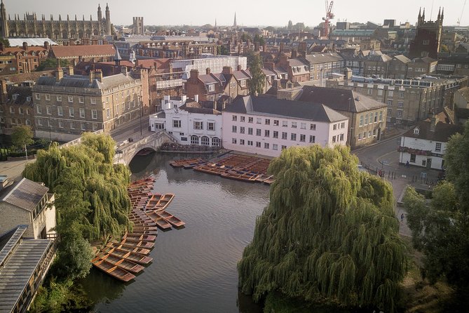 Cambridge University Walking Tour by Alumni™ Kings College Option - Corpus Christi College and Queens’ College: dark corners and myth-making