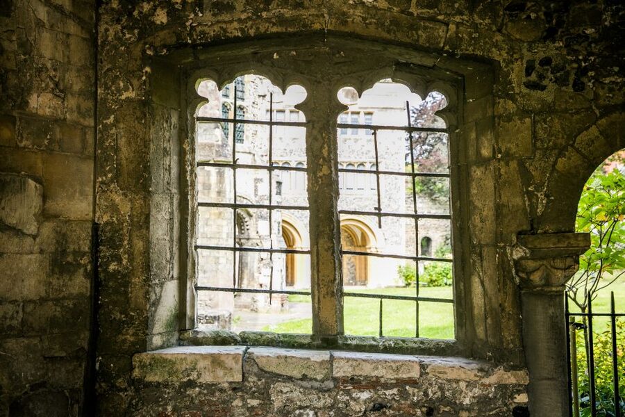 Canterbury Cathedral: Entry Ticket with Audio Guide - How the audio guide experience feels, plus the main tech catch