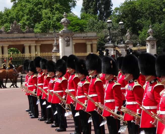 Changing of the Guard Experience in London - Green Park Meeting Point: Where You Should Find the Group
