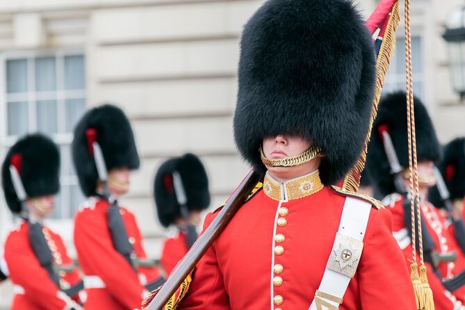 Changing of the Guard Guided Tour at Buckingham Palace - Price and Value for 1.5 Hours of Guided Pageantry