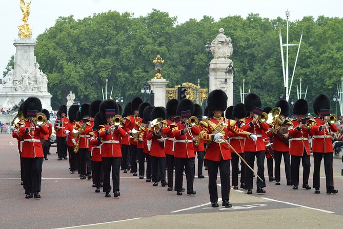 Changing of the Guard Walking Tour - The 30 minutes of Changing of the Guard: your money moment