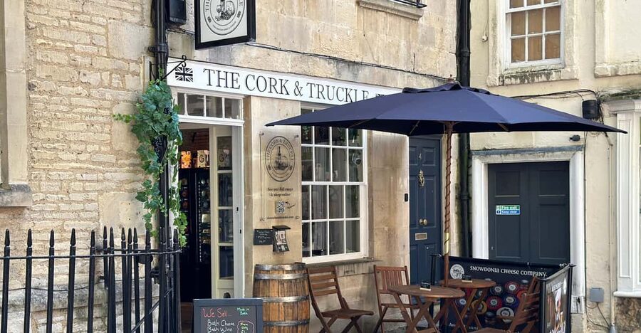 City of Bath: British Wine and Cheese Tasting Experience - The short lesson: how to drink wine and eat cheese the right way