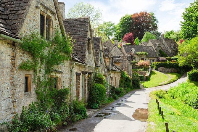 Cotswolds Day Trip from London with Optional Village Lunch - The Coach, the Clock, and the Start at Victoria
