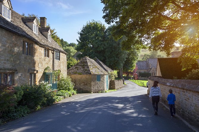 Cotswolds Small Group Tour from London - Getting There: Meeting Point, Timing, and the Bus Reality