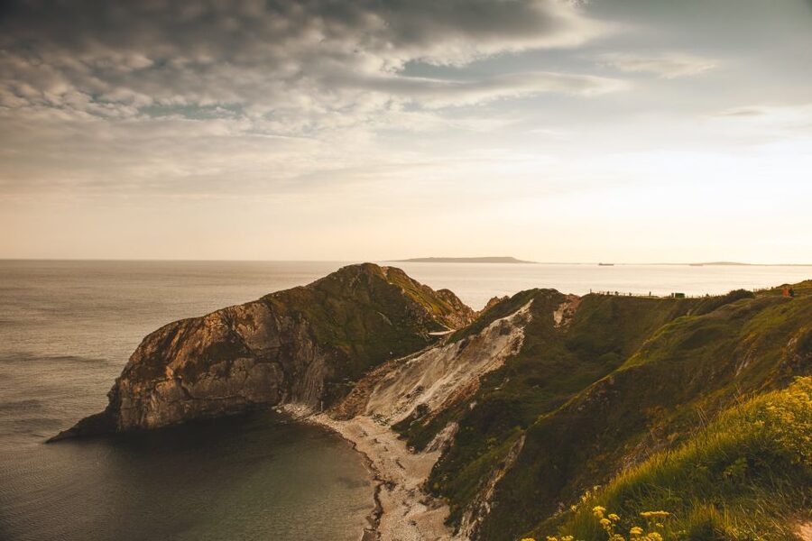 Devon and Cornwall: 5-Day Tour from London - Price and logistics: what $1,180 gets you, and what you pay for yourself
